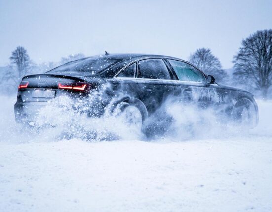 Talverehvid ja rehvivahetus - Audi lumel