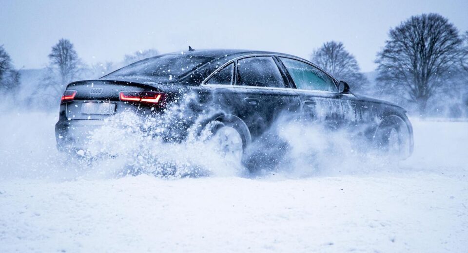 Talverehvid ja rehvivahetus - Audi lumel